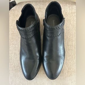 BareTraps Ankle Boots, size 7 womens, black in an excellent condition